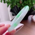 飘绿圆条手镯